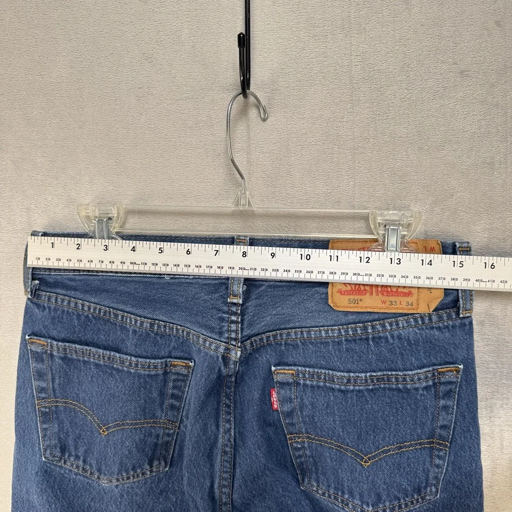 Levis 501 Jeans Mens 33x34 Blue Medium Wash Regular Straight Button Fly